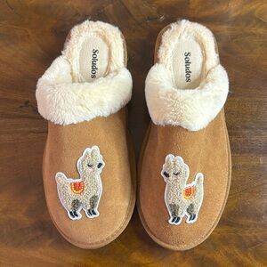 NEW!! Soludos Cozy Slipper
These cozy and comfy faux fur slippers